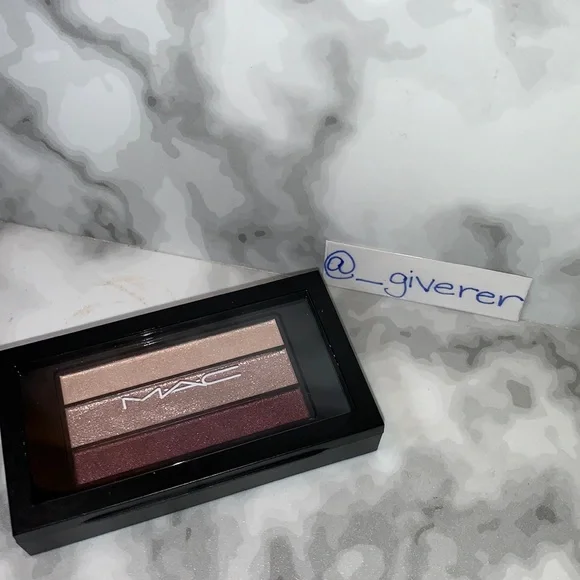 NWOB Fabulous Three Veluxe Pearlfushion Shadow Trio Palette